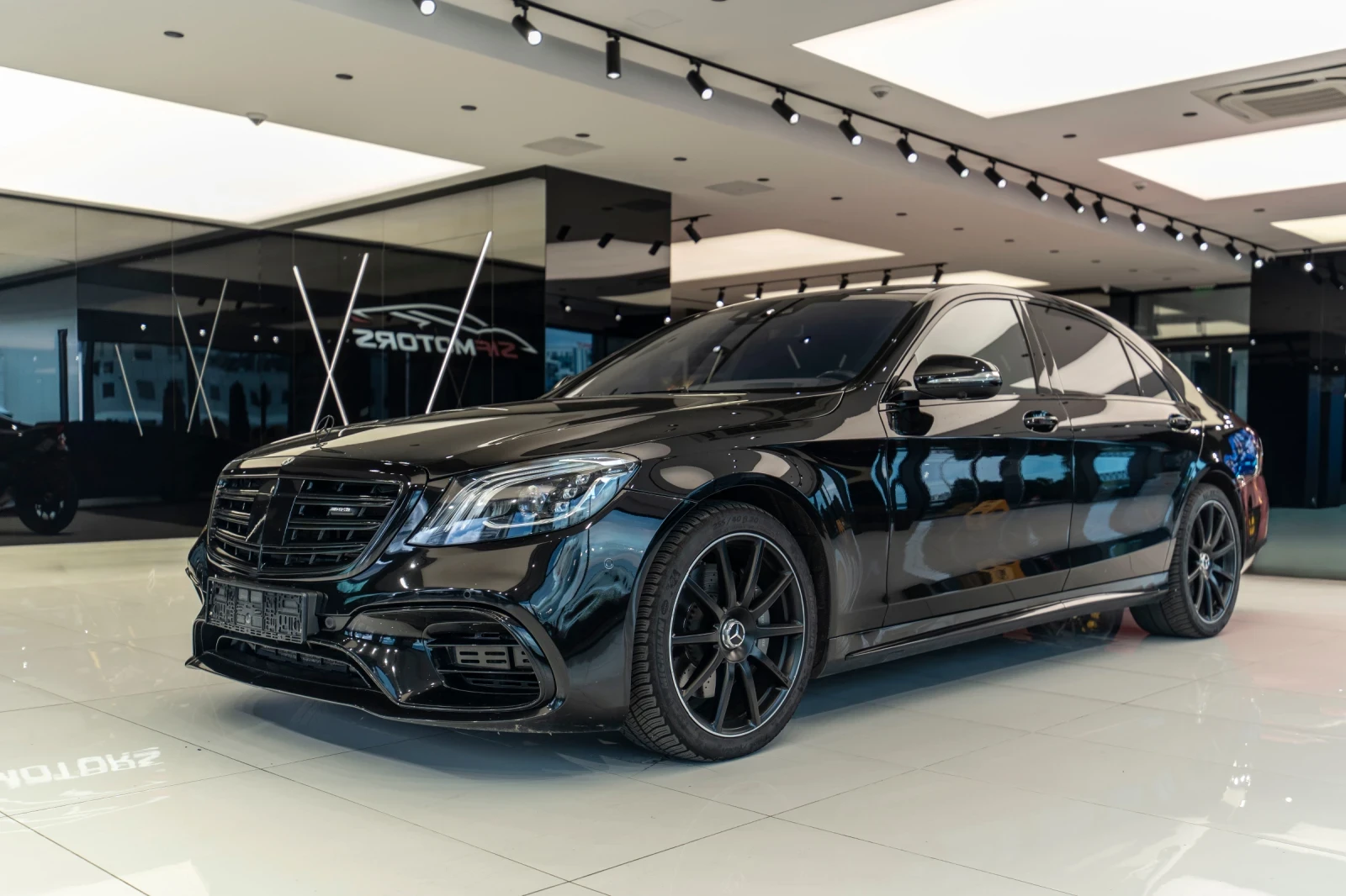 Mercedes-Benz S 560 4M* LONG* 3xTV* 4D BURMESTER* PANO* SOFTCLOSE* 