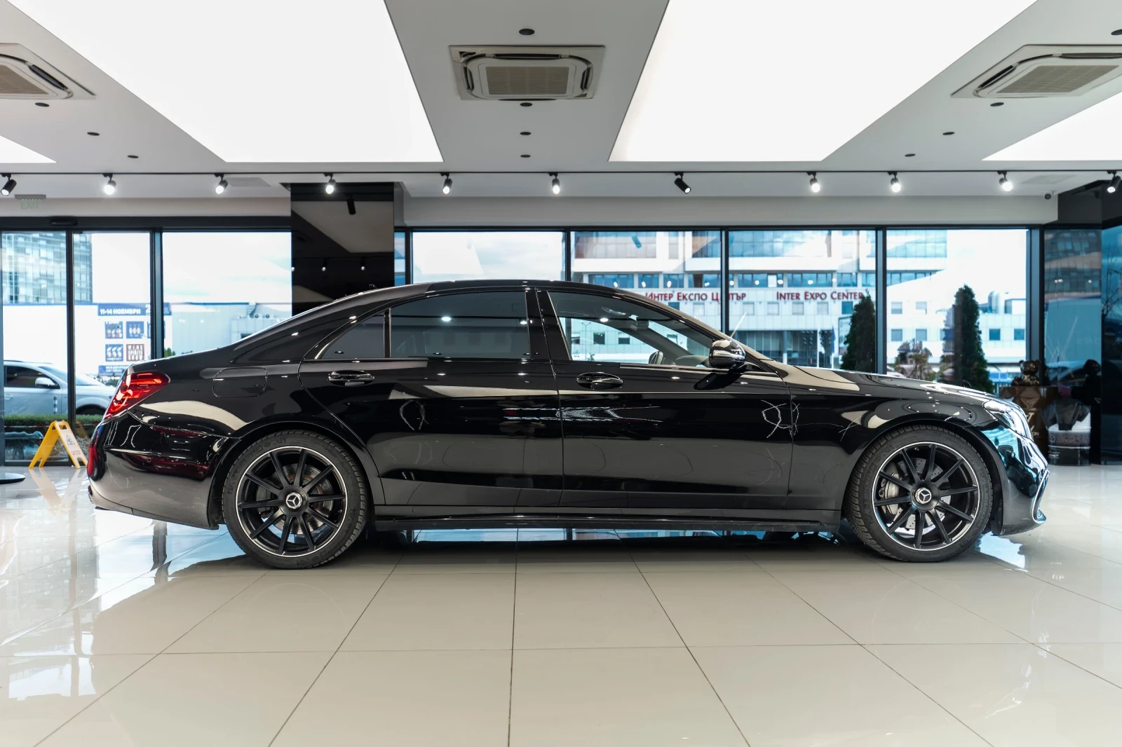 Mercedes-Benz S 560 4M* LONG* 3xTV* 4D BURMESTER* PANO* SOFTCLOSE* , снимка 6 - Автомобили и джипове - 56087975