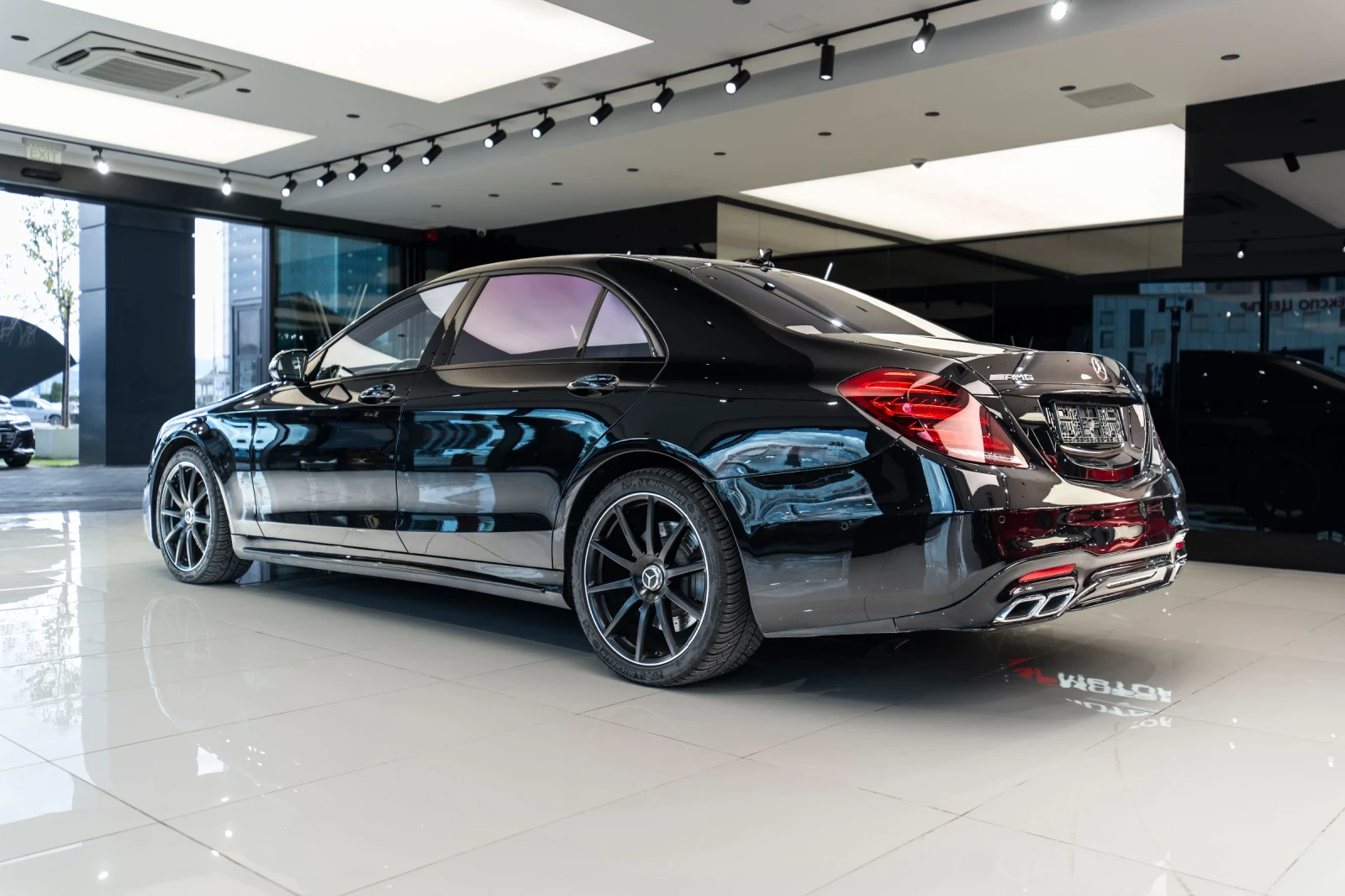 Mercedes-Benz S 560 4M* LONG* 3xTV* 4D BURMESTER* PANO* SOFTCLOSE* , снимка 3 - Автомобили и джипове - 56087975