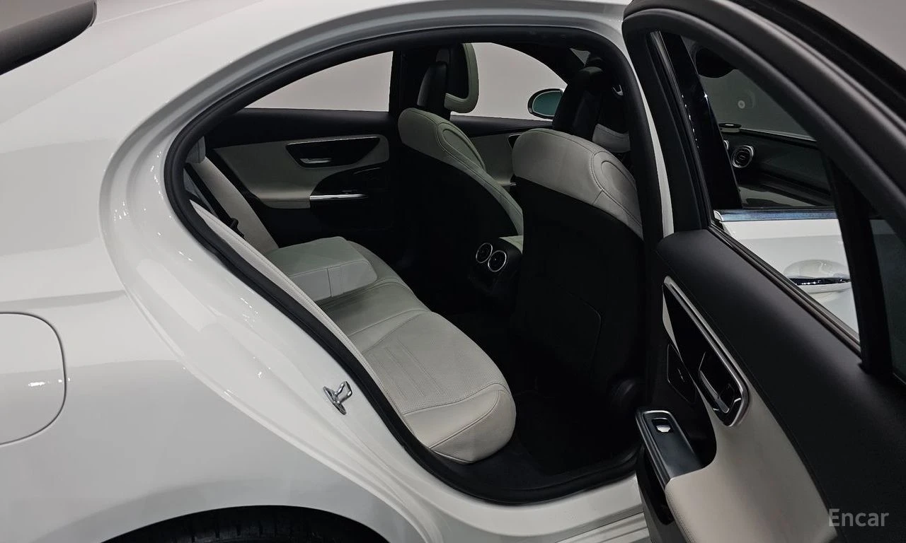 Mercedes-Benz C 300 AMG* LINE* BURMESTER* ОБДУХВАНЕ* ДИСТРОНИК* ХЕДЪП*, снимка 14 - Автомобили и джипове - 56113018