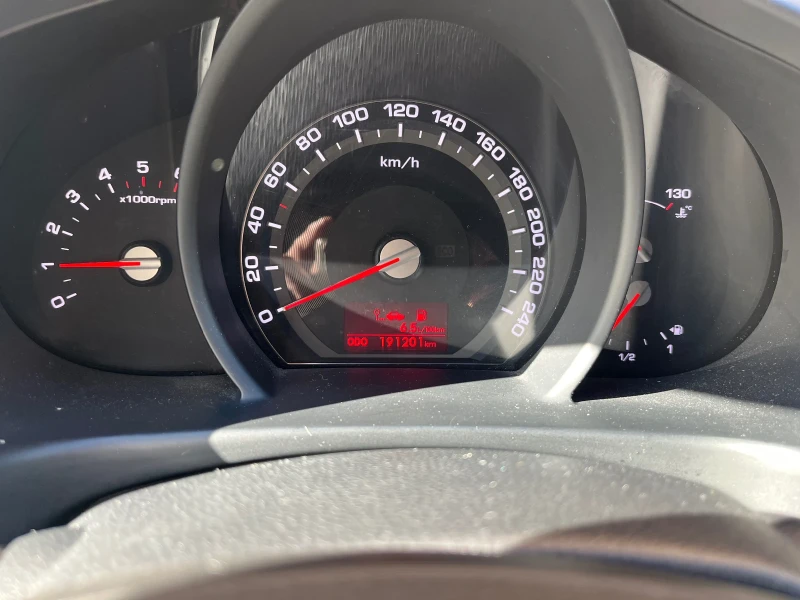 Kia Sportage CRDI, снимка 7 - Автомобили и джипове - 52590021