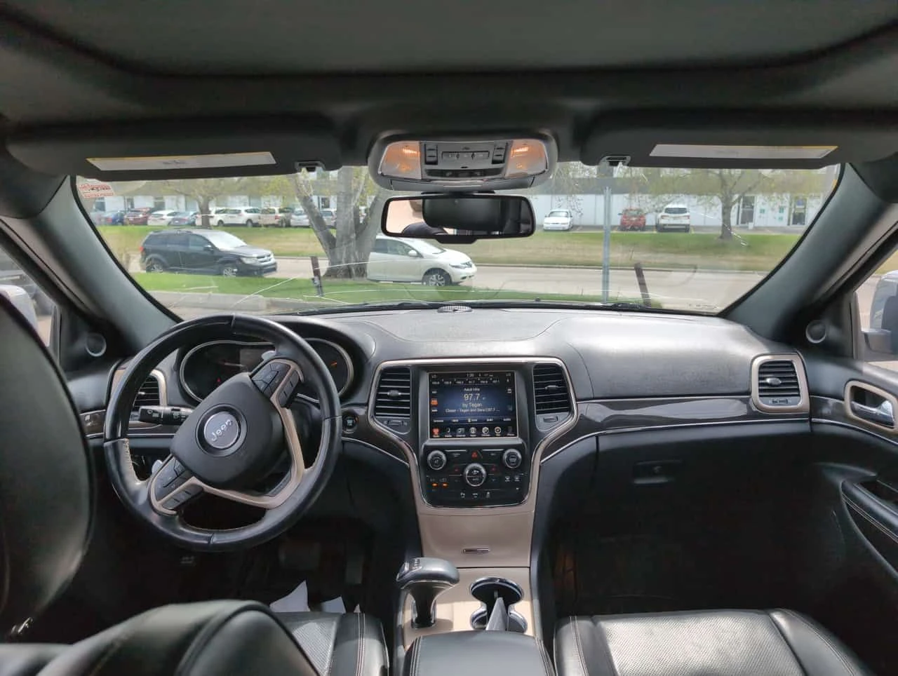 Jeep Grand cherokee * Overland * АВТОКРЕДИТ * ПРЕДСТАВИТЕЛСТВО, снимка 12 - Автомобили и джипове - 54824350