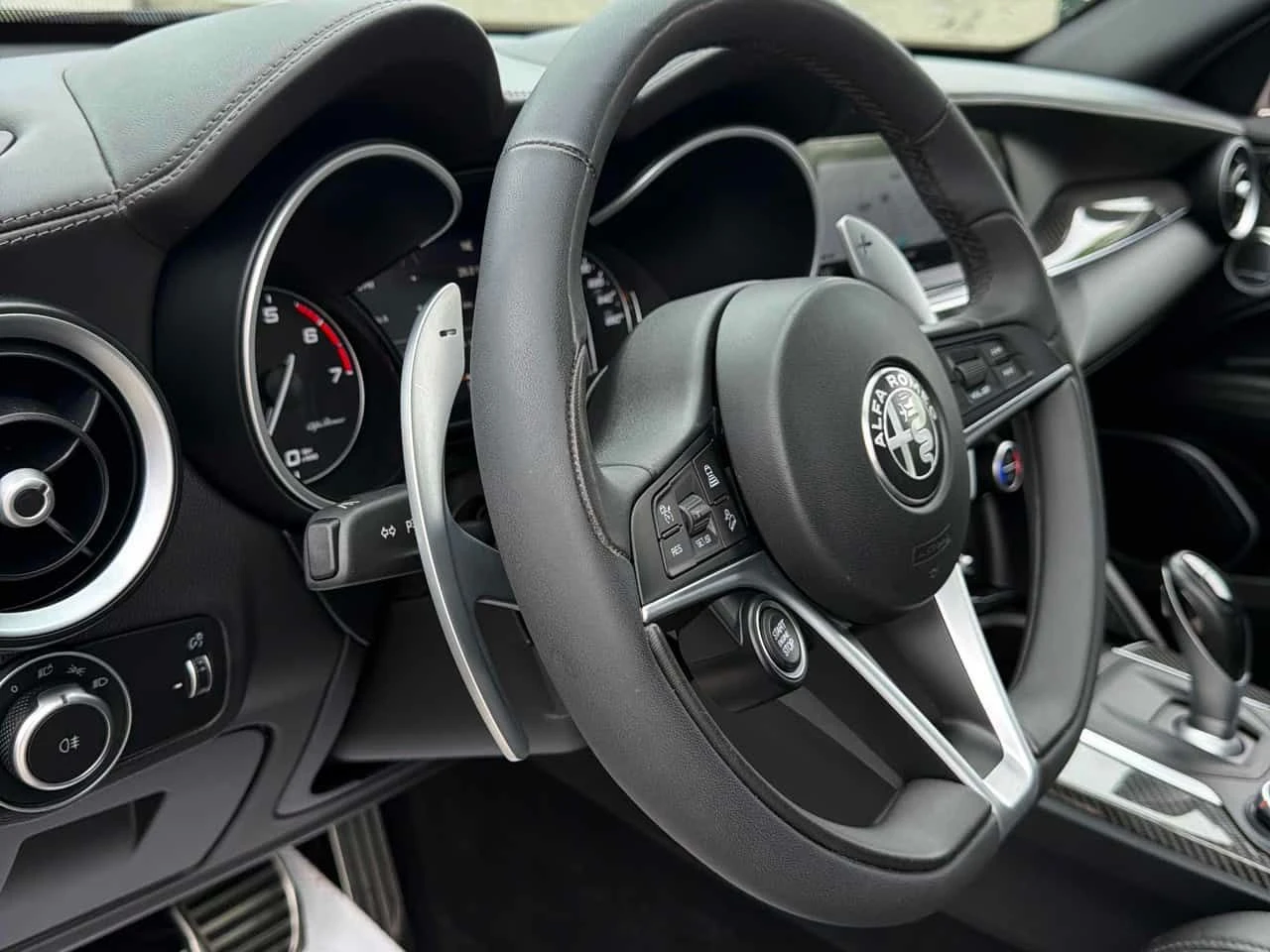 Alfa Romeo Stelvio * Ti * АВТОКРЕДИТ БЕЗ ПЪРВОНАЧАЛНА ВНОСКА* , снимка 11 - Автомобили и джипове - 55227628