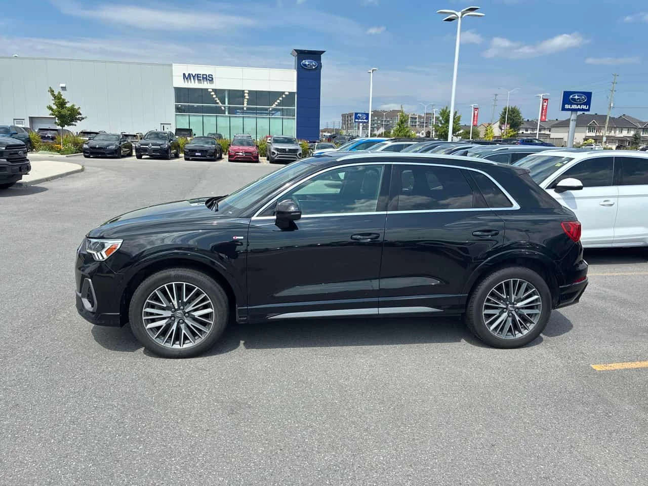 Audi Q3 * Progressiv * АВТОКРЕДИТ* CARFAX* , снимка 2 - Автомобили и джипове - 55579080