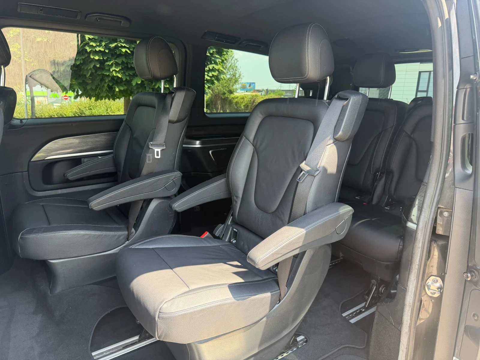 Mercedes-Benz EQV, снимка 11 - Автомобили и джипове - 55661508