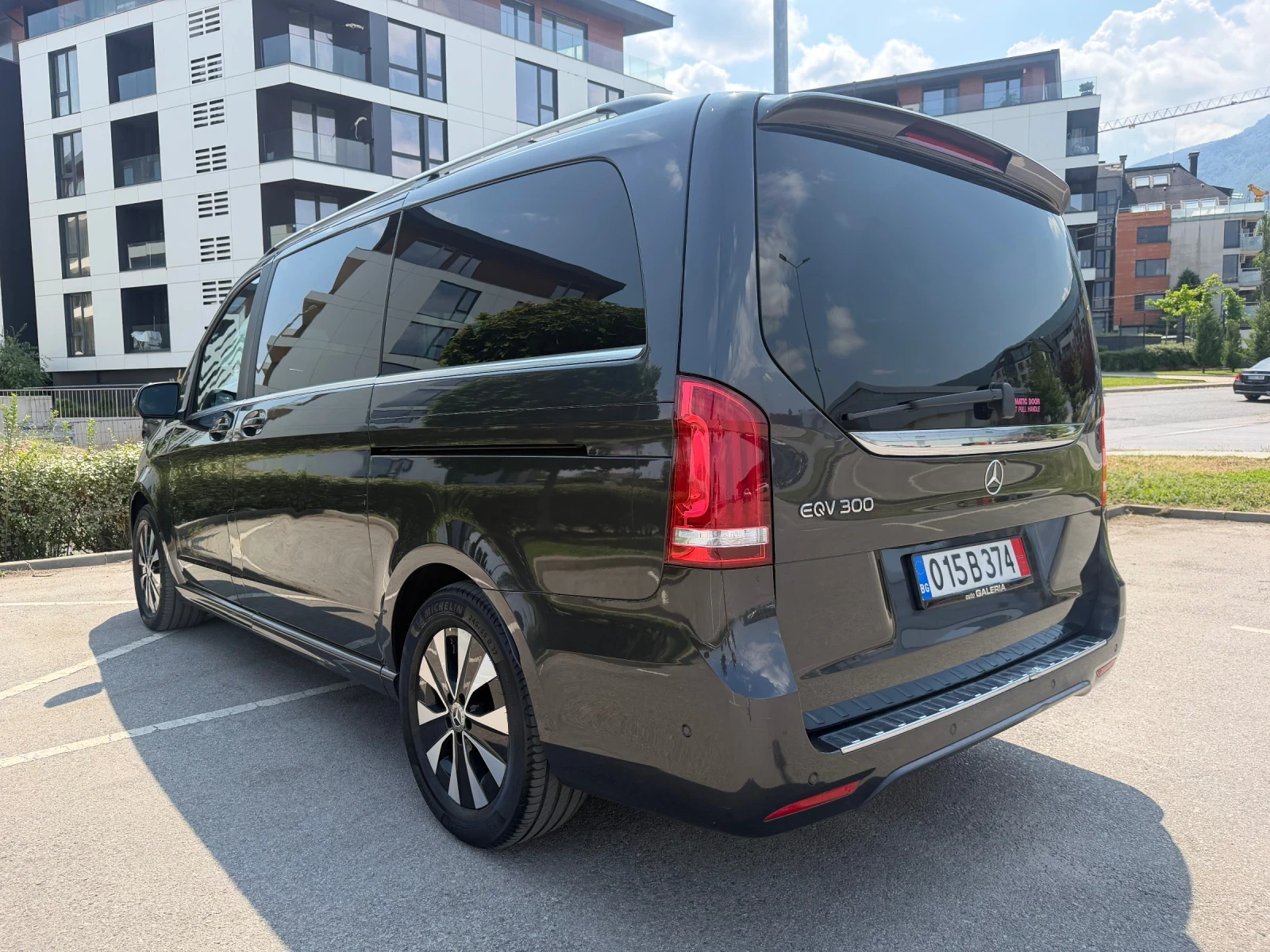 Mercedes-Benz EQV, снимка 6 - Автомобили и джипове - 55661508