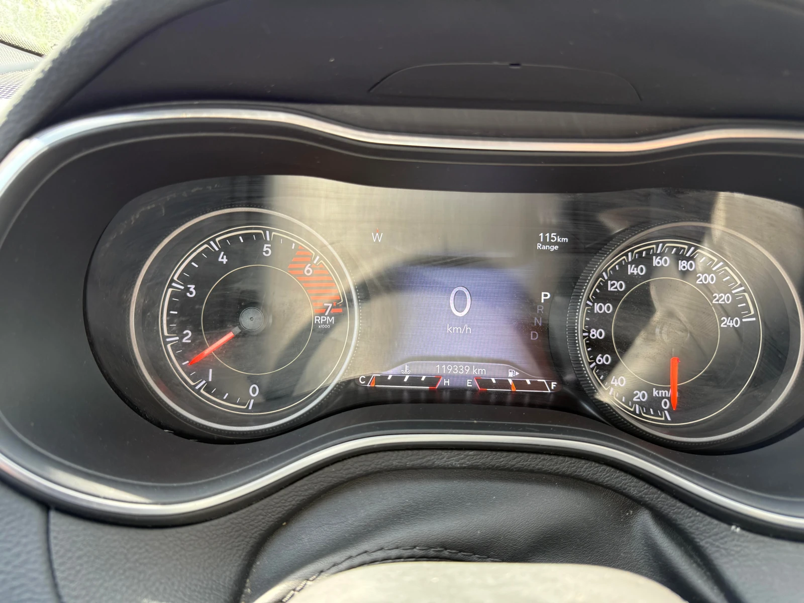 Jeep Cherokee * Overland * CARFAX * ОПЦИЯ ЗА ФИНАНСИРАНЕ , снимка 8 - Автомобили и джипове - 55884689