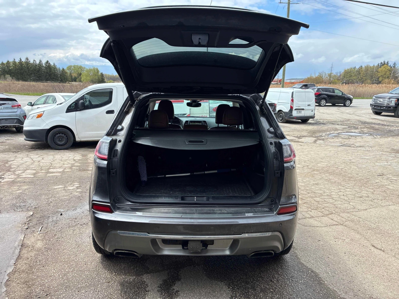 Jeep Cherokee * Overland * CARFAX * ОПЦИЯ ЗА ФИНАНСИРАНЕ , снимка 15 - Автомобили и джипове - 55884689