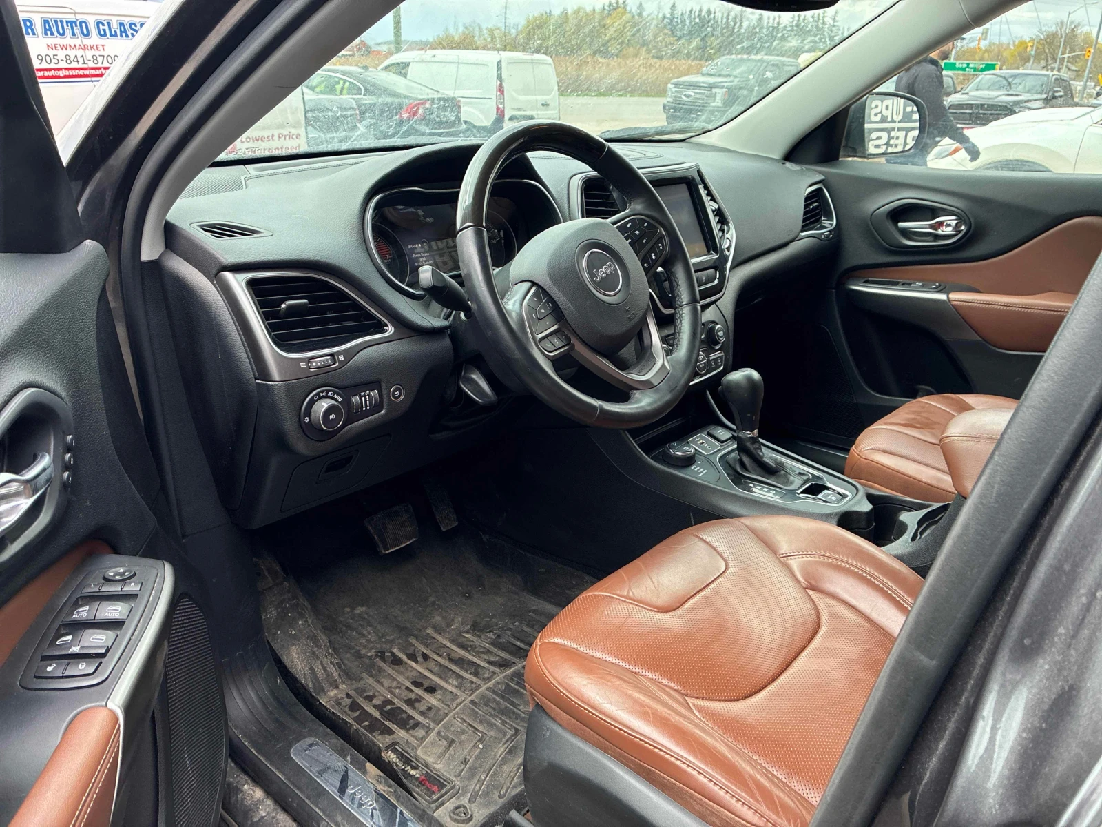 Jeep Cherokee * Overland * CARFAX * ОПЦИЯ ЗА ФИНАНСИРАНЕ , снимка 5 - Автомобили и джипове - 55884689
