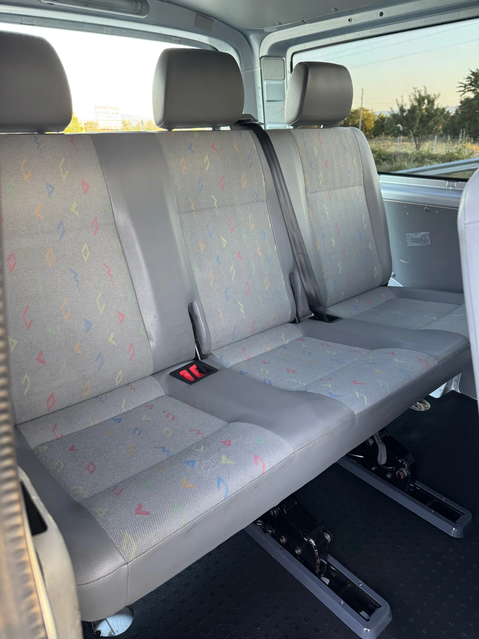 VW T5 2.5TDI* Пътнически* Климатик* Макси* Германия* , снимка 10 - Бусове и автобуси - 55503721