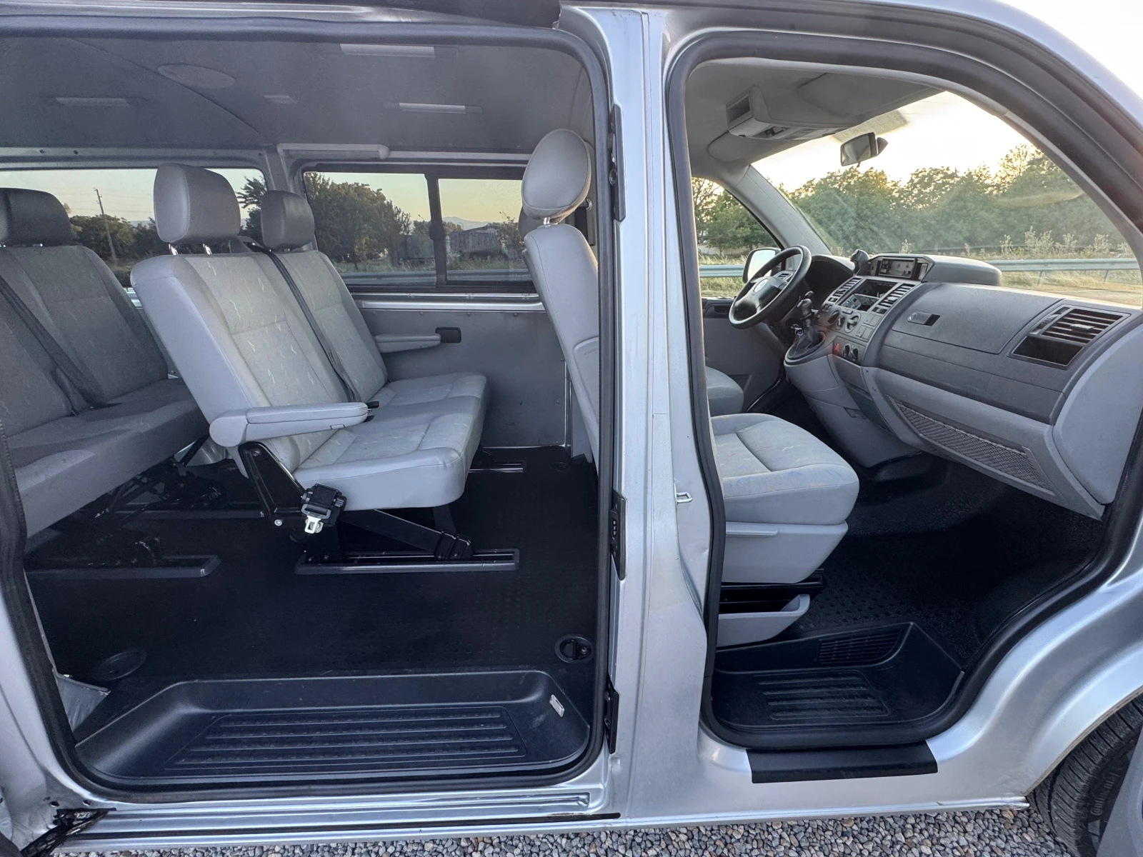 VW T5 2.5TDI* Пътнически* Климатик* Макси* Германия* , снимка 11 - Бусове и автобуси - 55503721
