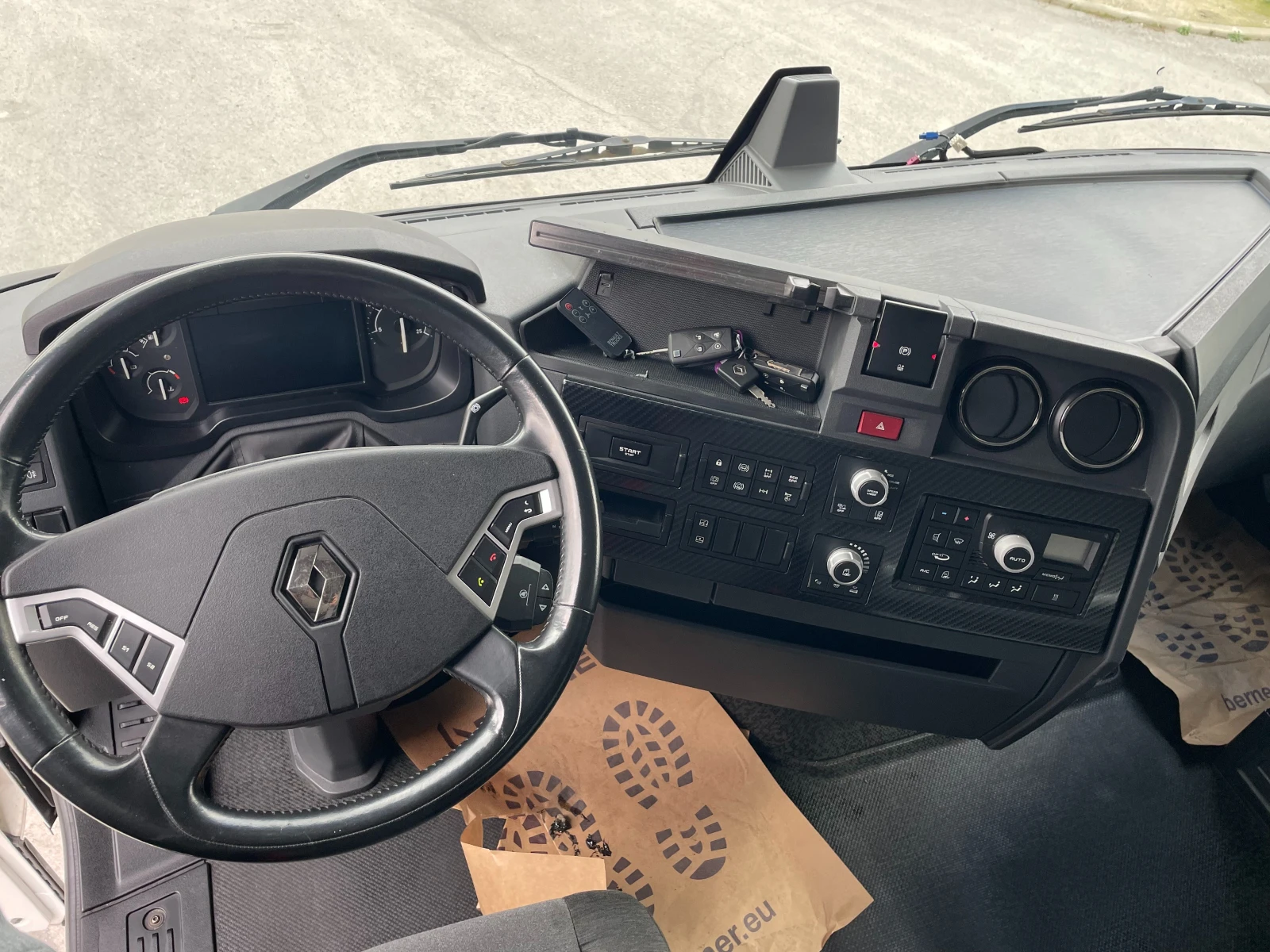 Renault T HIGH 480 - изображение 6