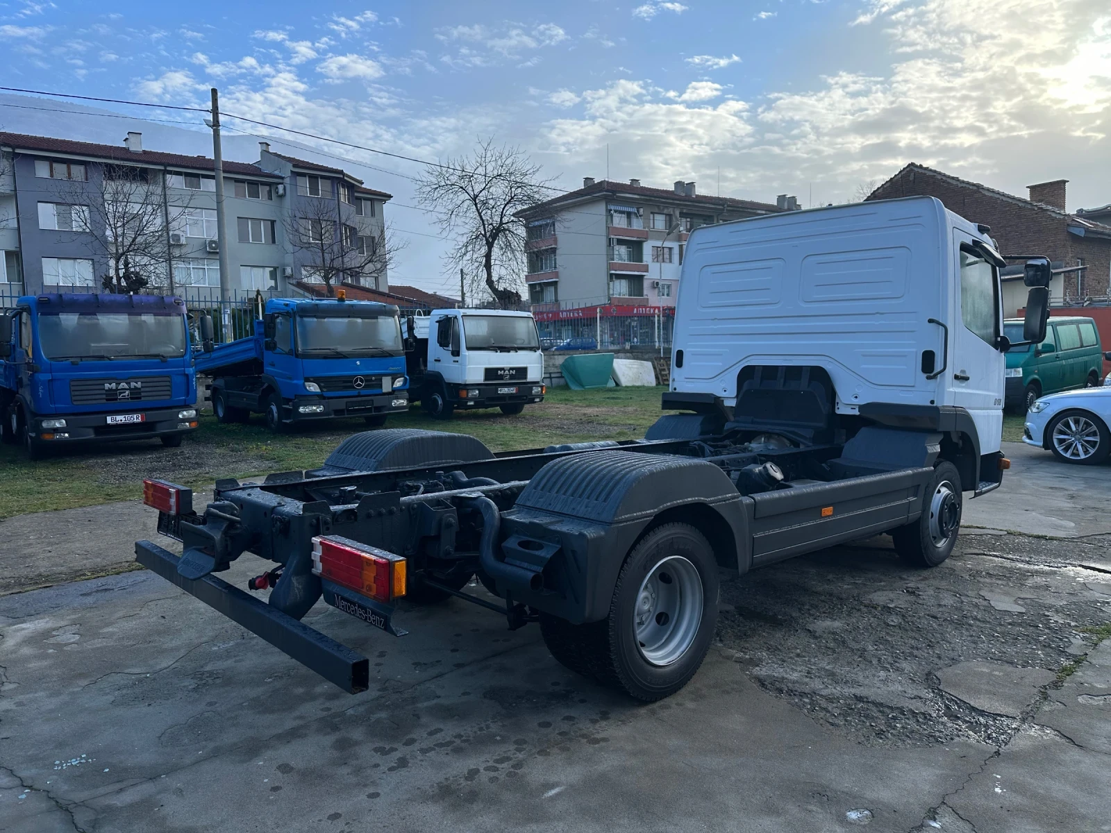 Mercedes-Benz Atego 815* 3.30междуосие* Топ състояние, снимка 5 - Камиони - 54041463