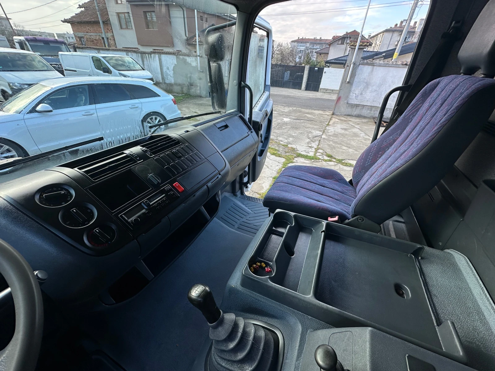 Mercedes-Benz Atego 815* 3.30междуосие* Топ състояние, снимка 9 - Камиони - 54041463