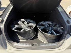 Kia Stinger  AWD / 360 / DISTRONIC / CARFAX / АВТОКРЕДИТ , снимка 11
