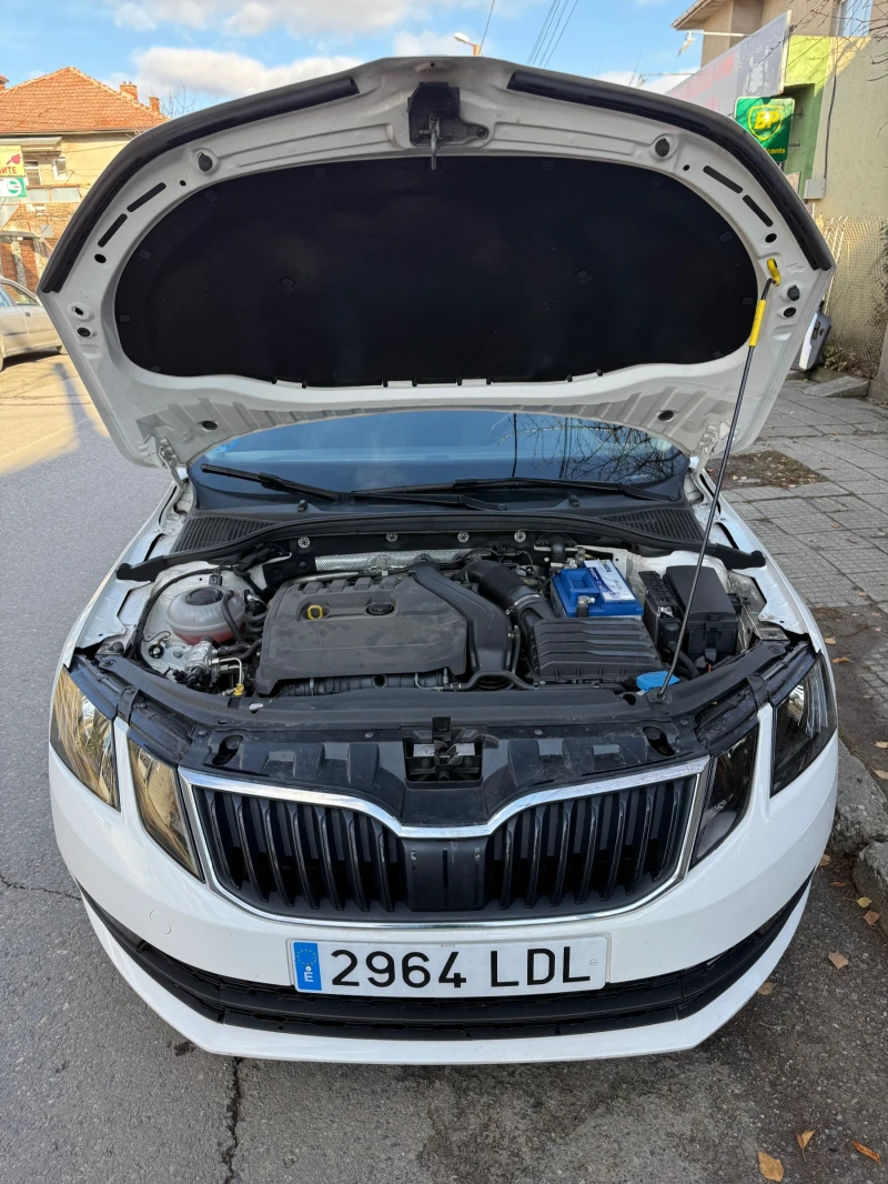 Skoda Octavia Benzin/metan, снимка 11 - Автомобили и джипове - 48388422