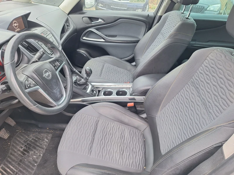 Opel Zafira 2.0CDTI, снимка 12 - Автомобили и джипове - 48423370