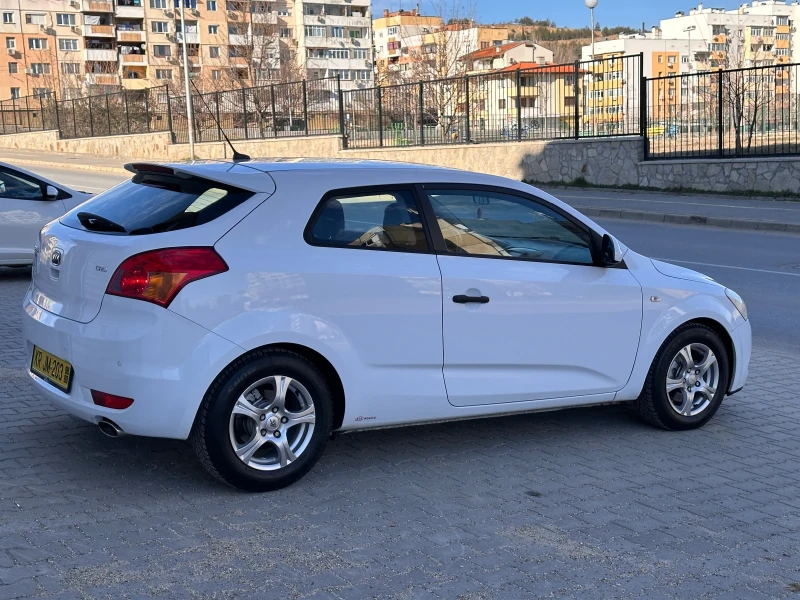 Kia Ceed 1.6 CRDI TOП!, снимка 7 - Автомобили и джипове - 49469198