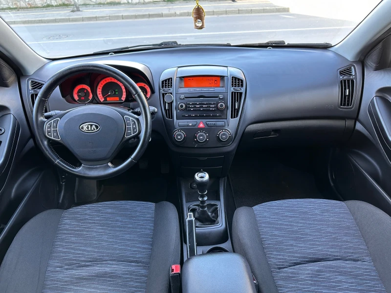 Kia Ceed 1.6 CRDI TOП!, снимка 12 - Автомобили и джипове - 49469198