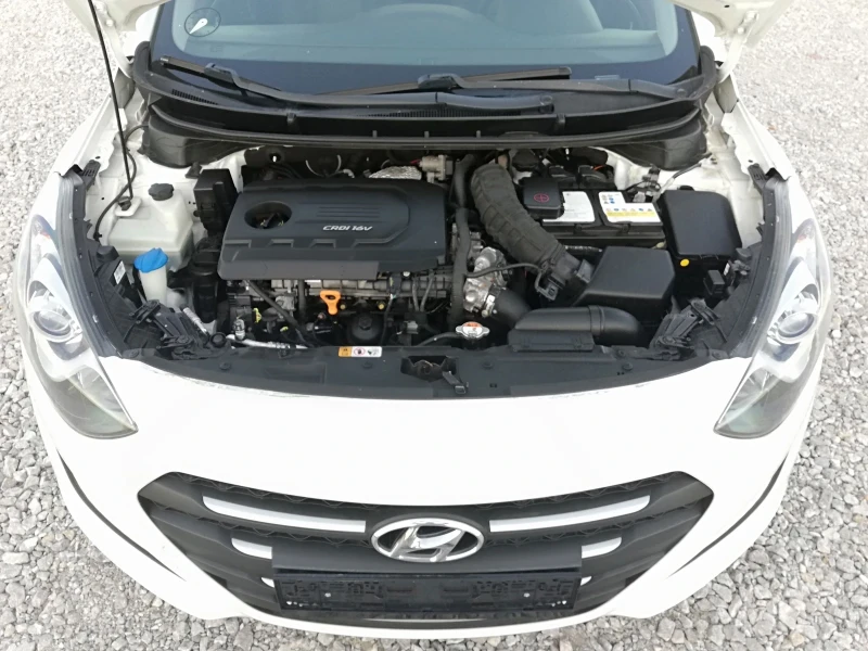 Hyundai I30 1.6CRDI kli 110ks, снимка 15 - Автомобили и джипове - 50285139