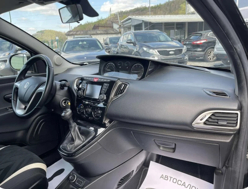 Lancia Ypsilon 1.3MJT-95к.с-EURO 6B, снимка 15 - Автомобили и джипове - 50260877