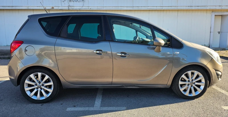 Opel Meriva 1.7 CDTI Cosmo Navi Car Play, снимка 3 - Автомобили и джипове - 52014330