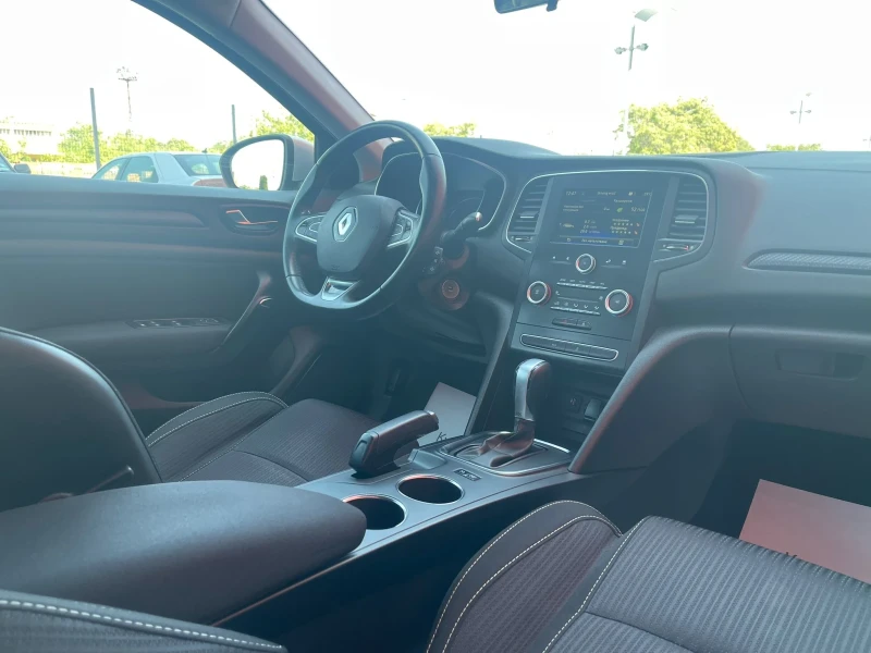 Renault Megane 1.5 DCI -АВТОМАТИК НАВИГАЦИЯ, снимка 14 - Автомобили и джипове - 51653322