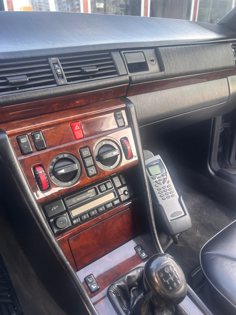 Mercedes-Benz 124 Е320, снимка 4 - Автомобили и джипове - 52507967