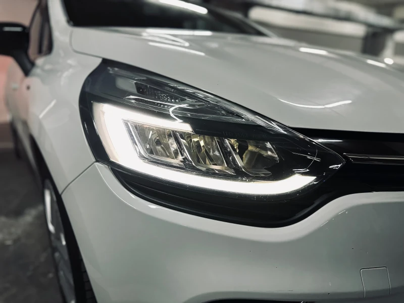 Renault Clio Full LED; Camera; Moschino Design!, снимка 6 - Автомобили и джипове - 52861811