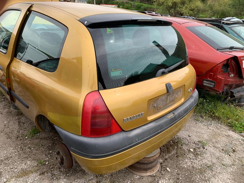 Renault Clio 1.4 16v, снимка 3 - Автомобили и джипове - 36691893