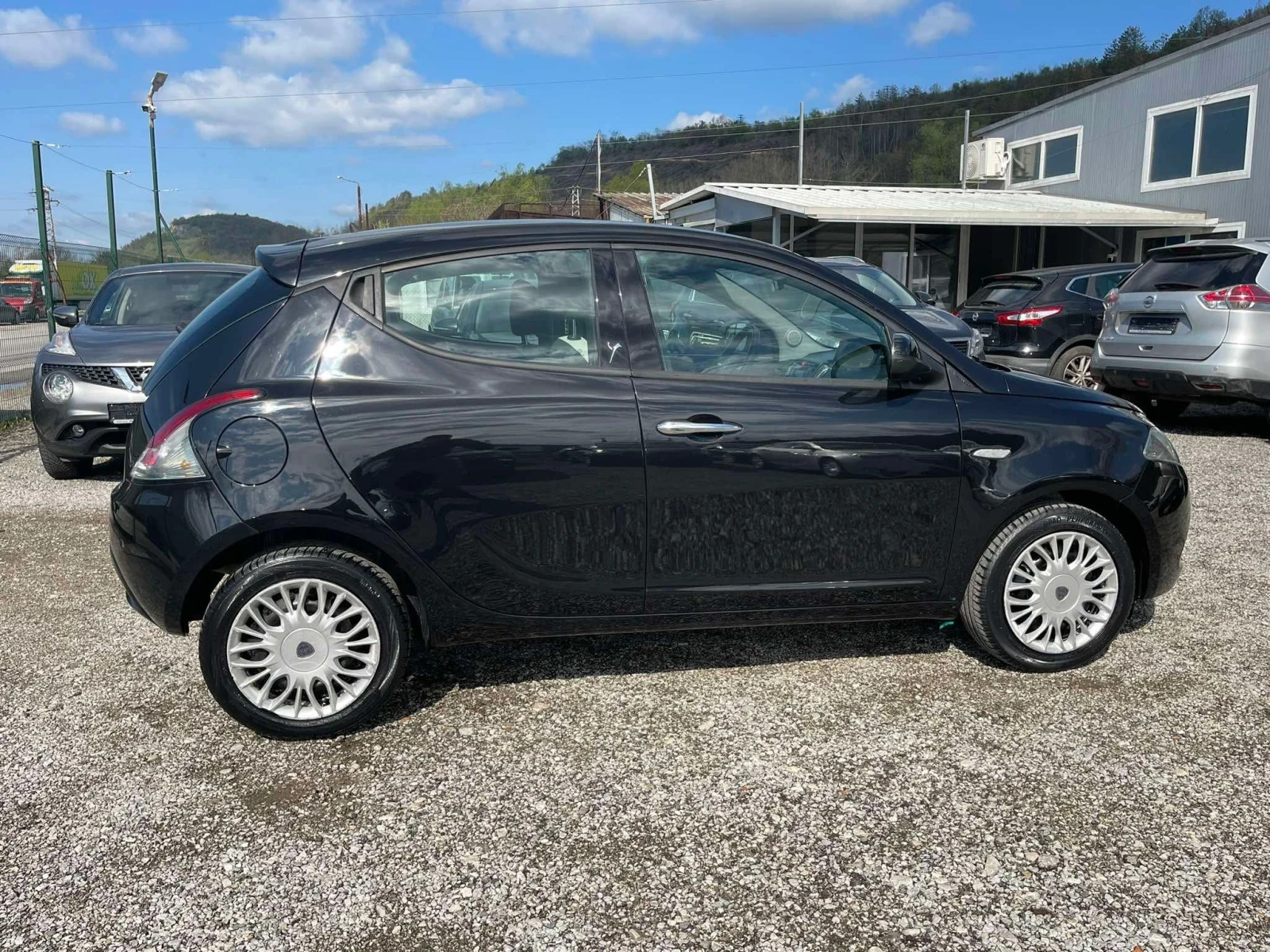 Lancia Ypsilon 1.3MJT-95к.с-EURO 6B - изображение 6