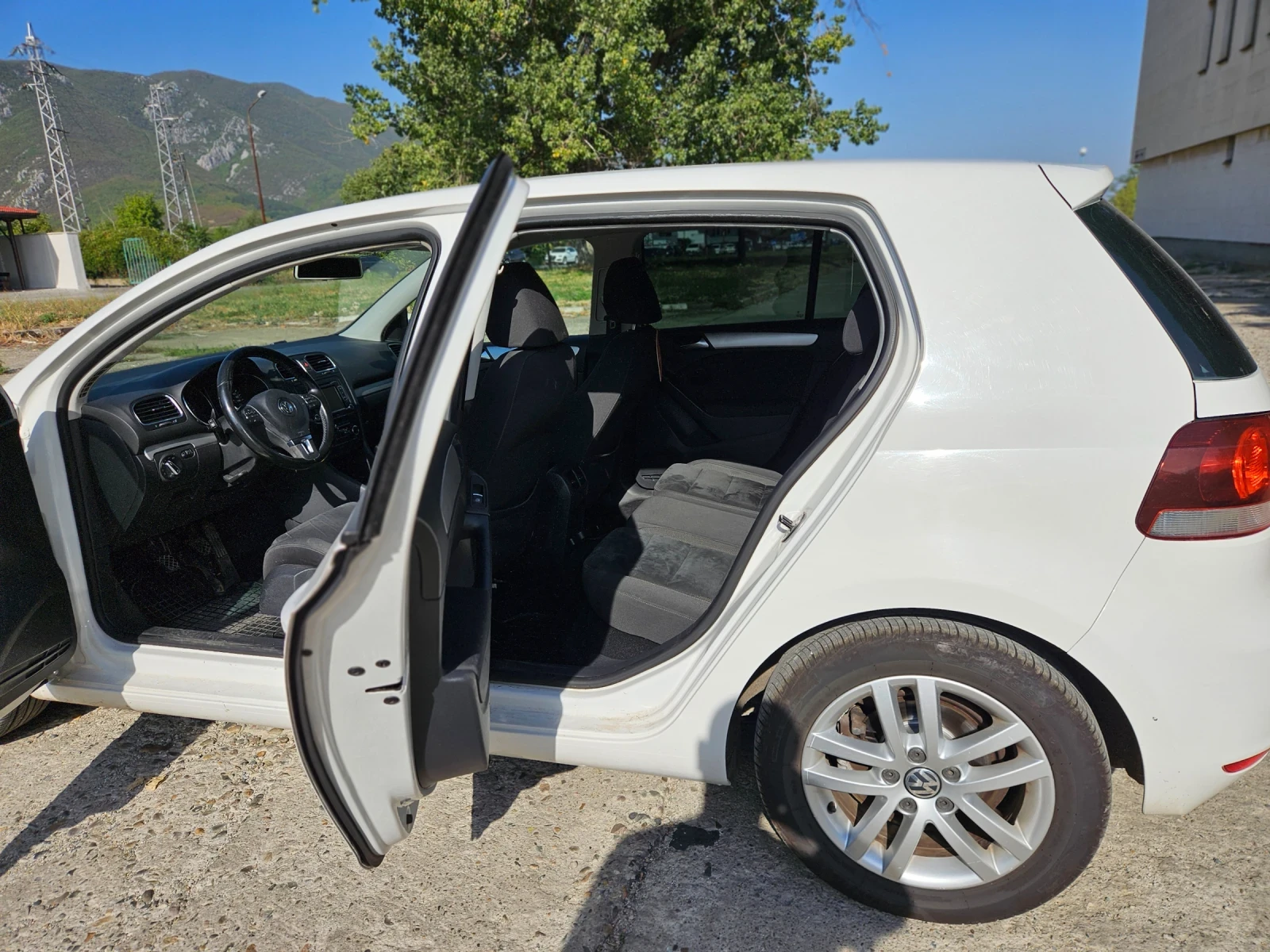 VW Golf 2.0TDi 140кс.6ск. | Mobile.bg — изображение 12