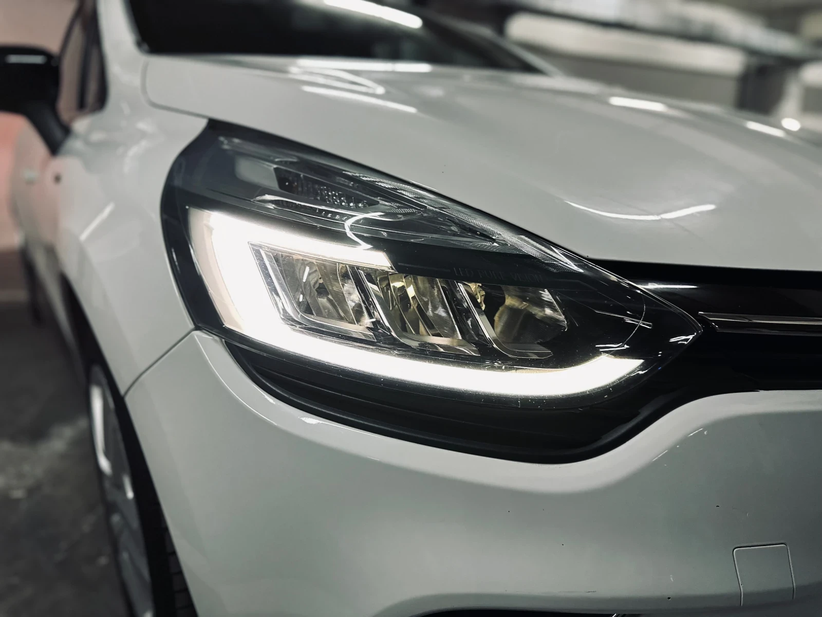 Renault Clio Full LED; Camera; Moschino Design! - изображение 6