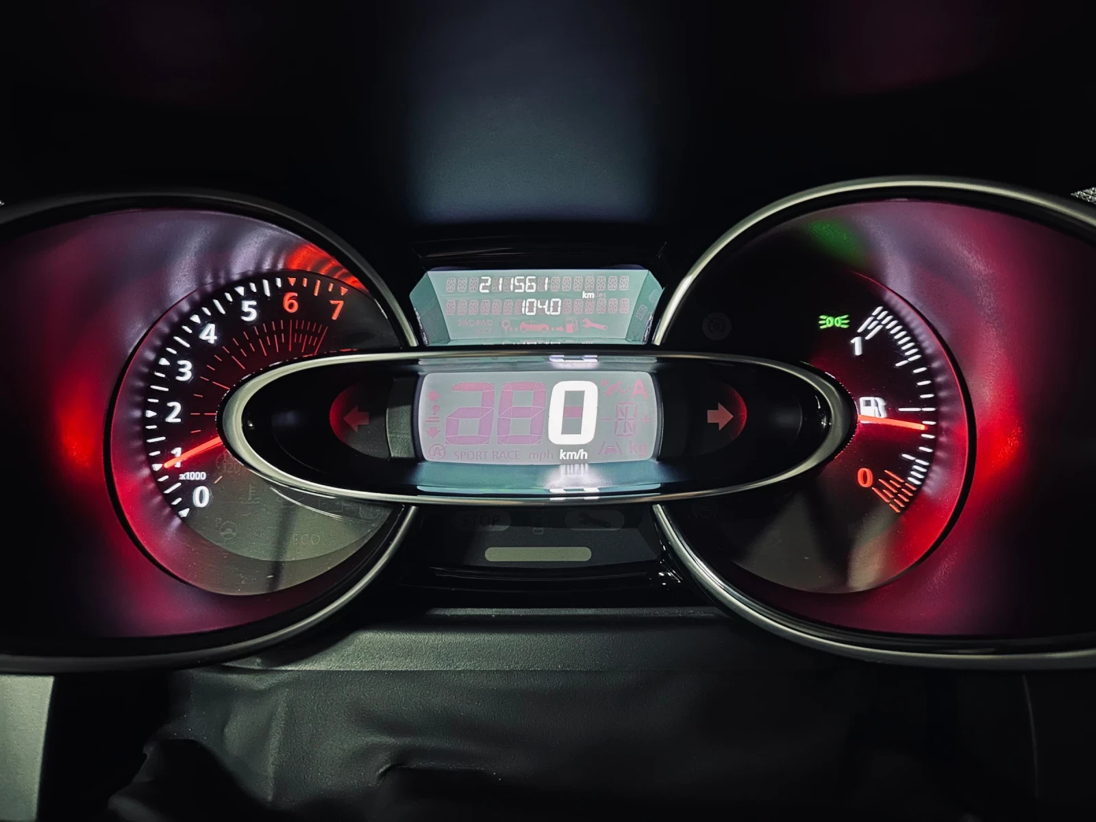 Renault Clio Full LED; Camera; Moschino Design! - изображение 10