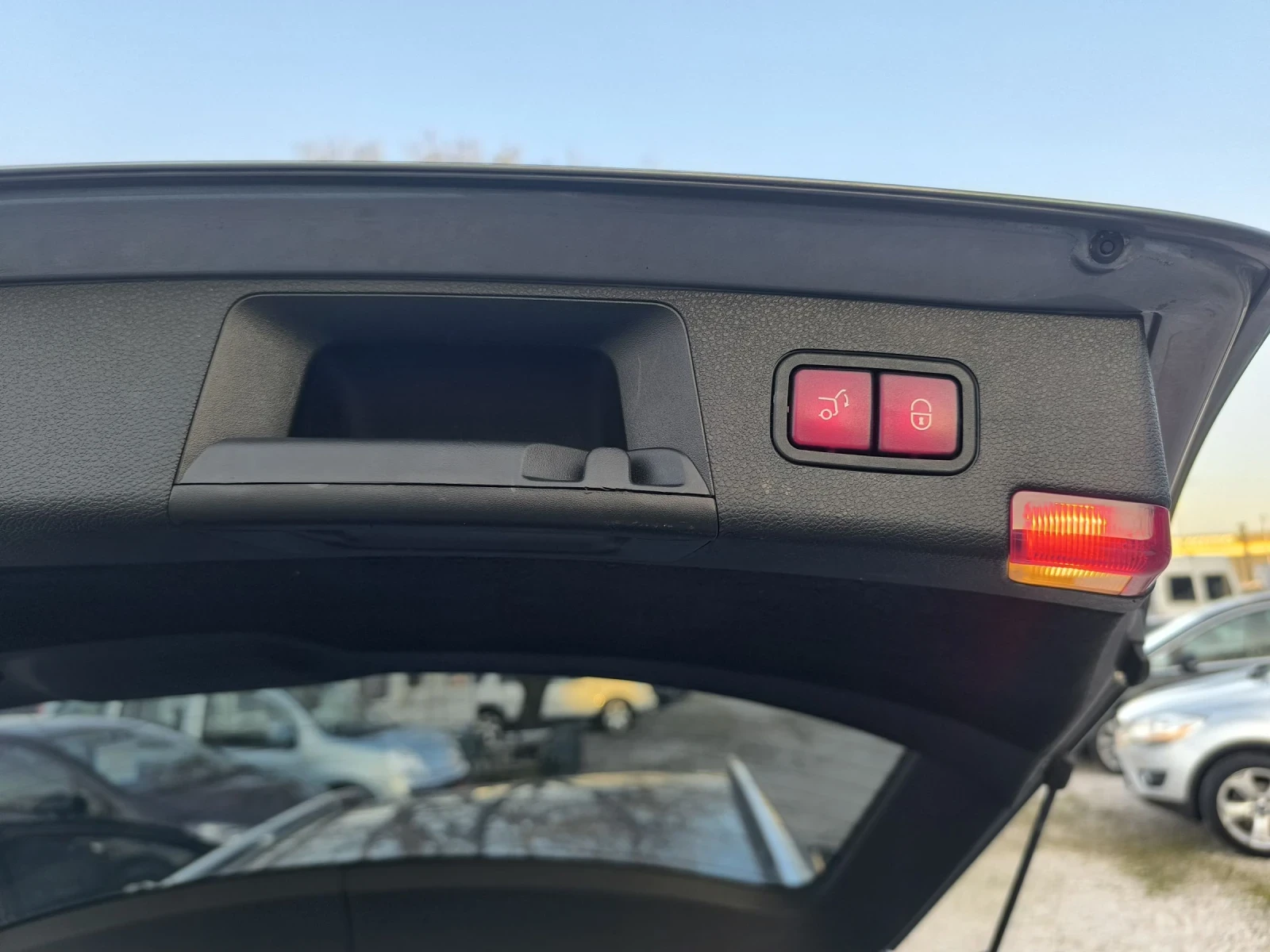 Mercedes-Benz C 220 AMG Harman/Kardon, снимка 9 - Автомобили и джипове - 53850513