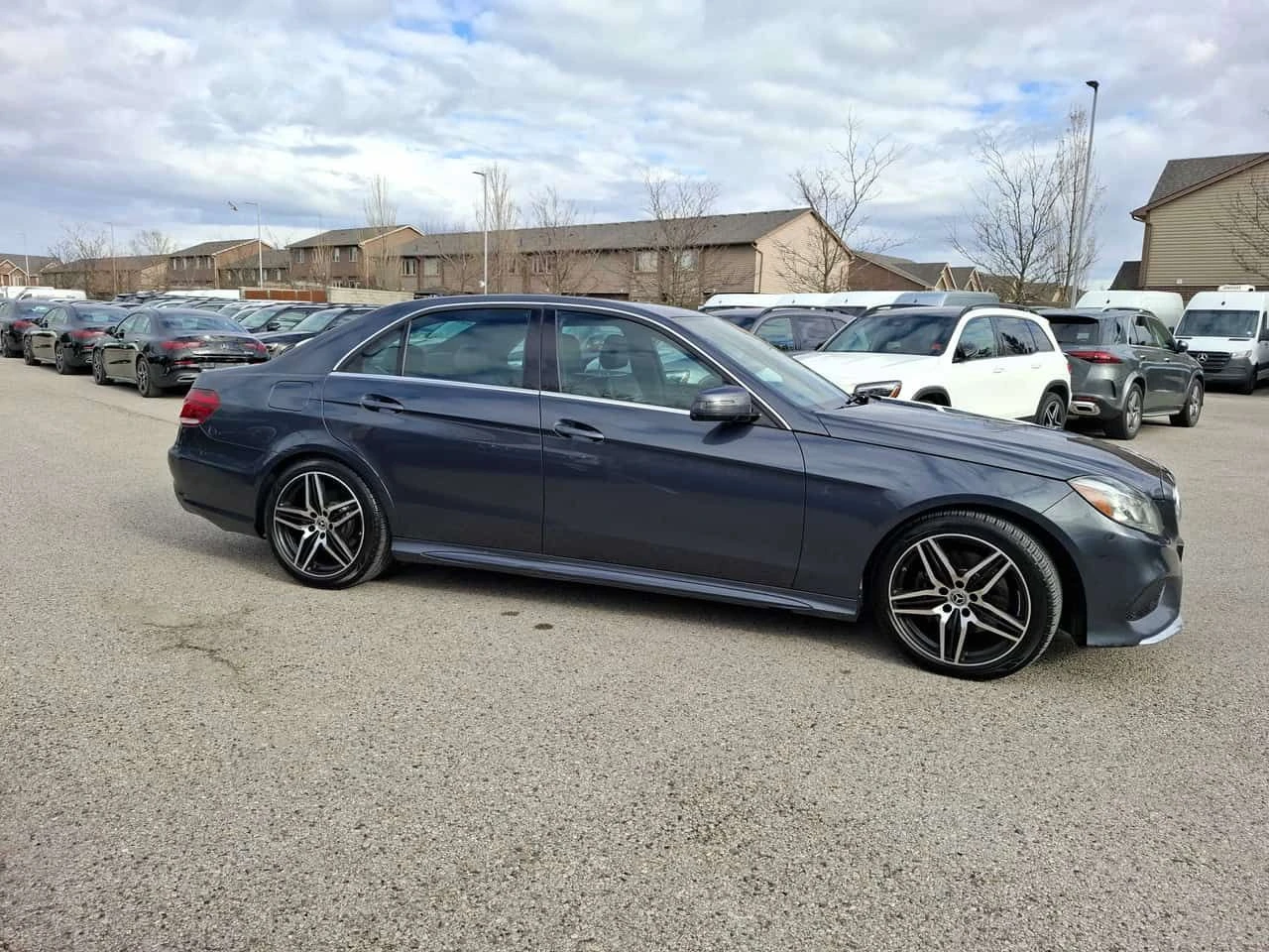 Mercedes-Benz E 350 * CARFAX * ЦЕНА ДО БГ, снимка 3 - Автомобили и джипове - 54385052