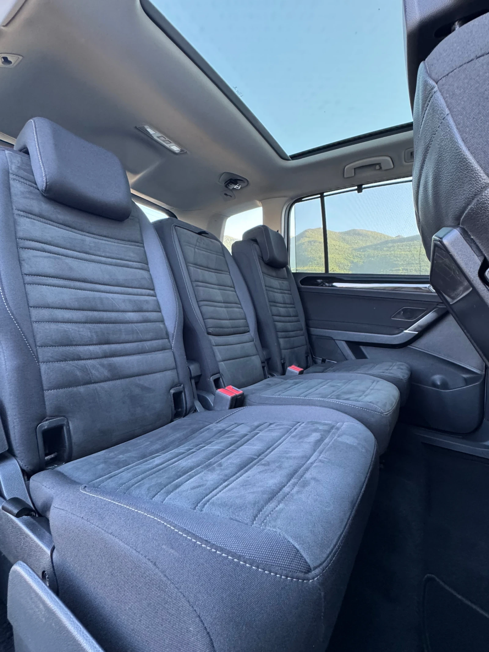 VW Touran FULL ГЕРМАНИЯ , снимка 12 - Автомобили и джипове - 54430799