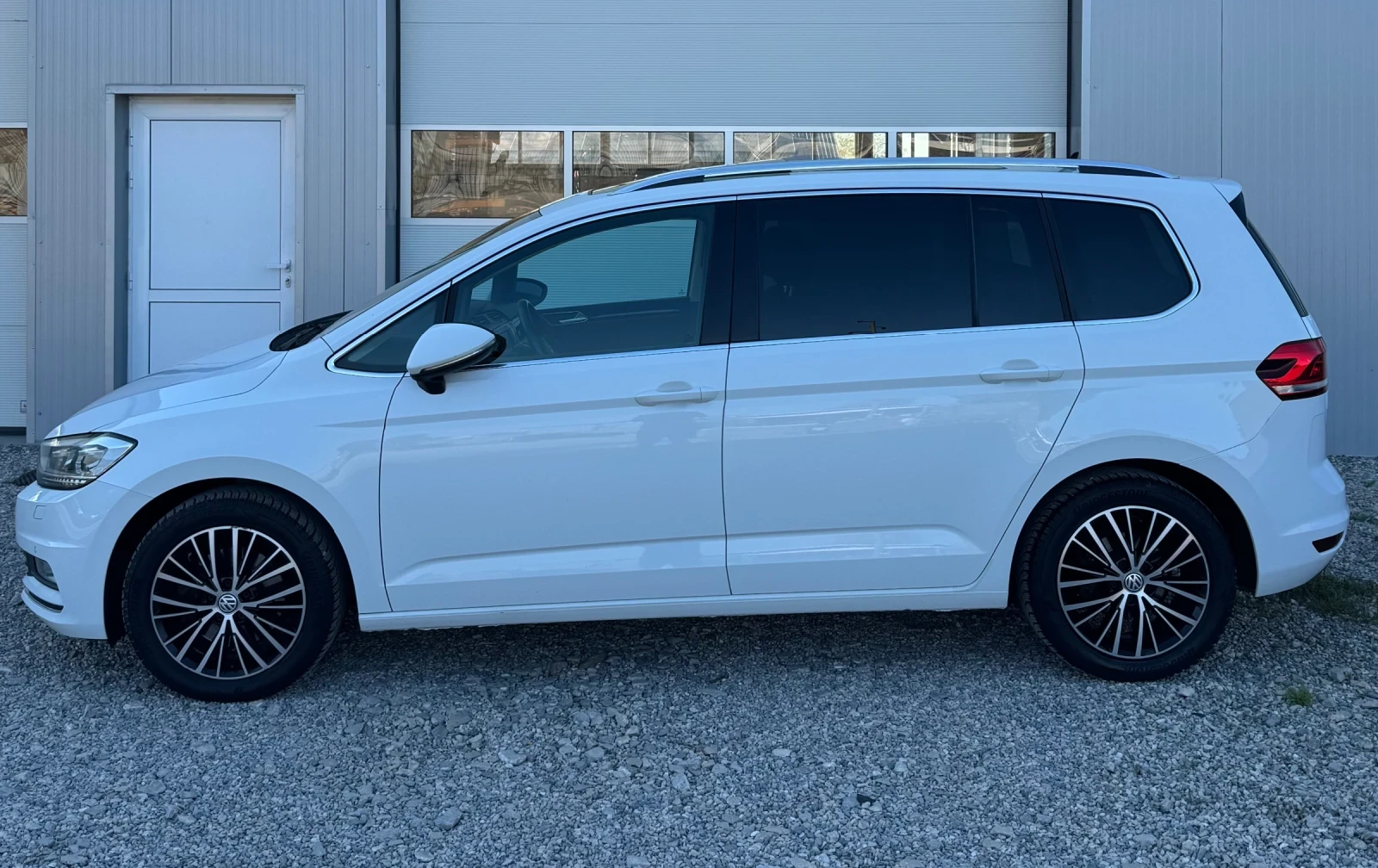 VW Touran FULL ГЕРМАНИЯ , снимка 5 - Автомобили и джипове - 54430799