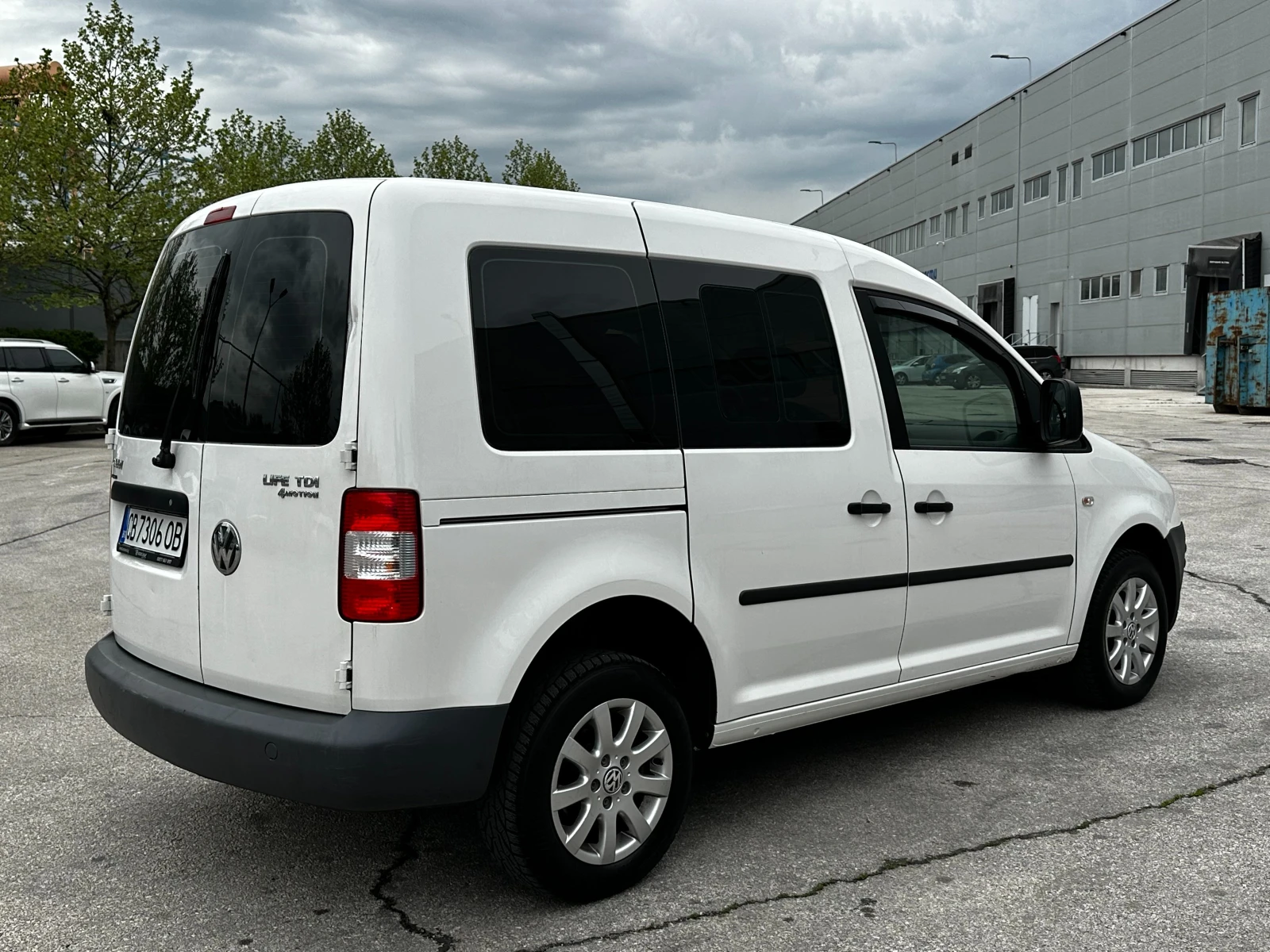 VW Caddy, снимка 4 - Автомобили и джипове - 54509454