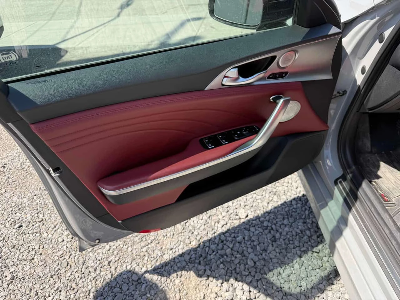 Kia Stinger  AWD / 360 / DISTRONIC / CARFAX / АВТОКРЕДИТ , снимка 16 - Автомобили и джипове - 54595386