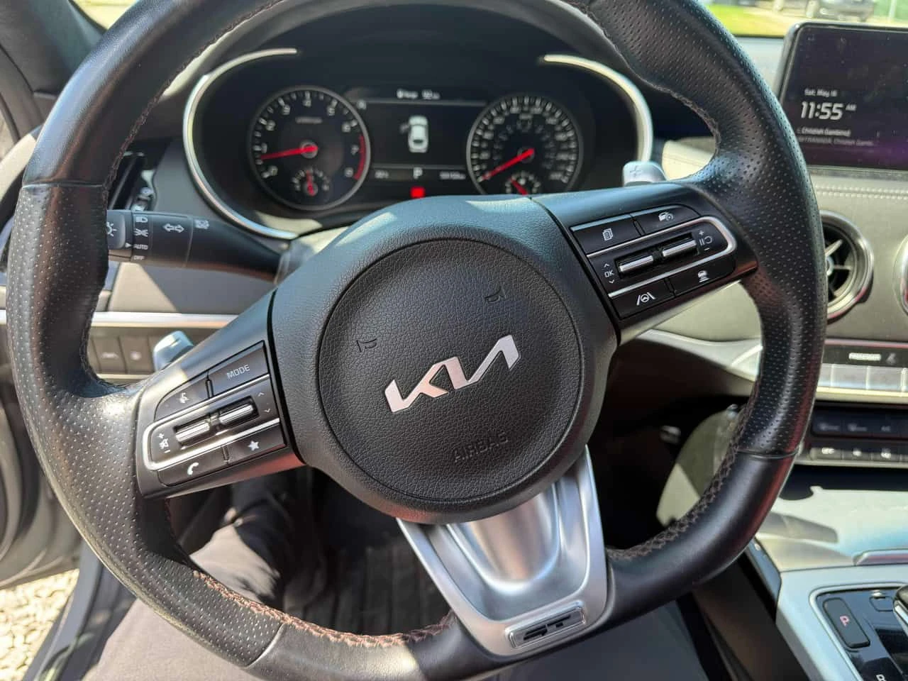 Kia Stinger  AWD / 360 / DISTRONIC / CARFAX / АВТОКРЕДИТ , снимка 15 - Автомобили и джипове - 54595386