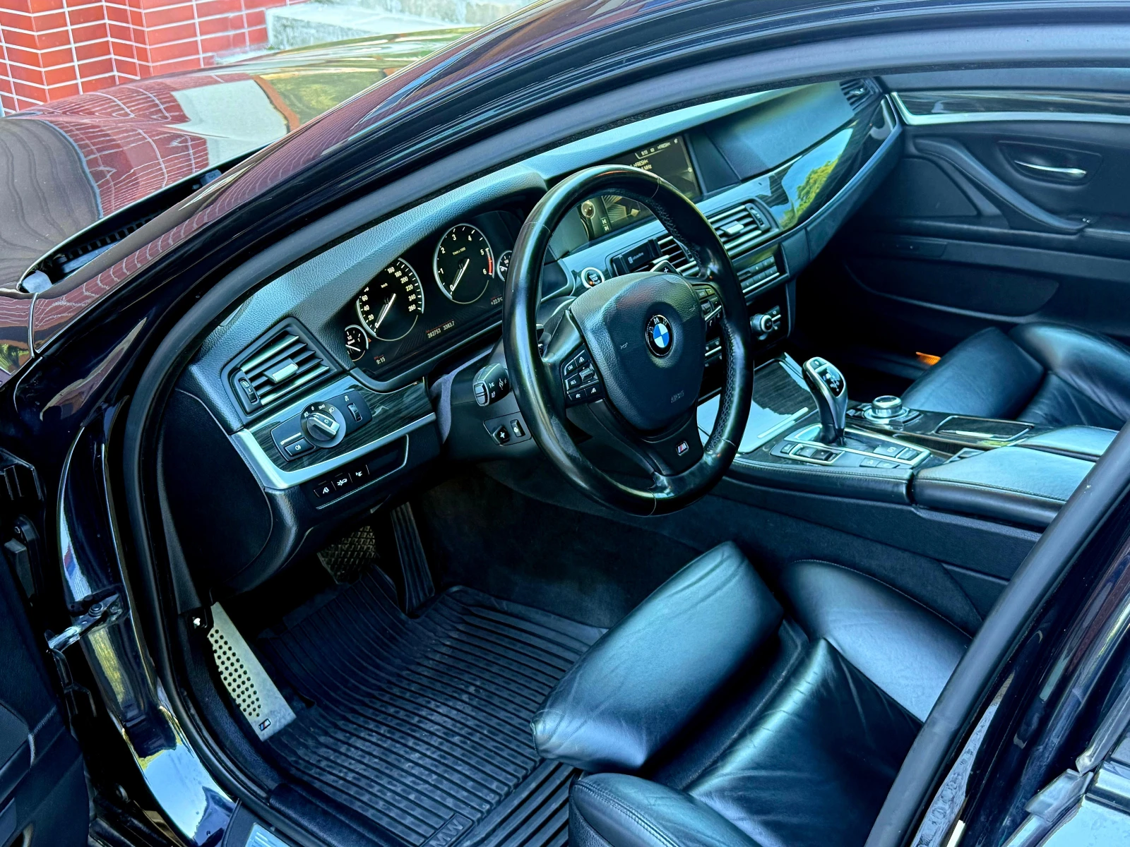 BMW 550 X-drive M-PACK FULL, снимка 7 - Автомобили и джипове - 54853167