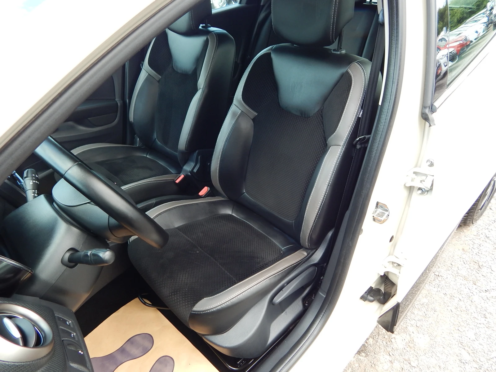 Renault Clio 1.5DCI* NAVI* LED* KAMERA* , снимка 14 - Автомобили и джипове - 54915754