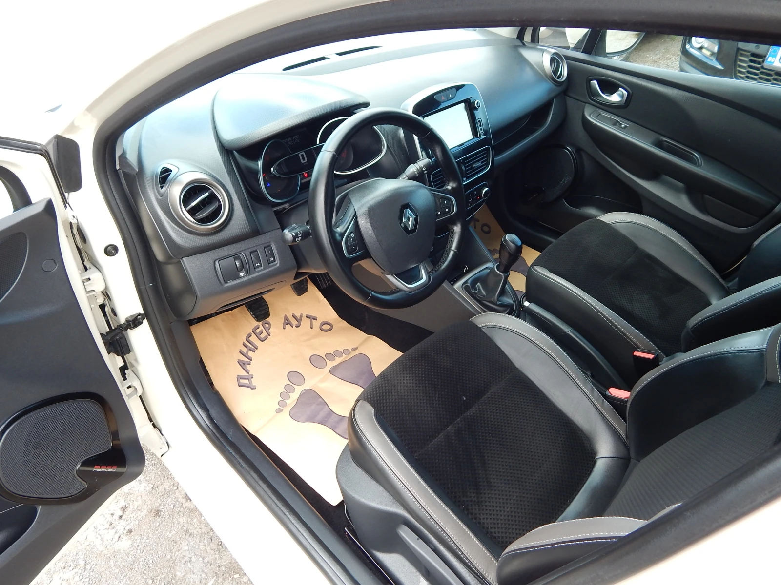 Renault Clio 1.5DCI* NAVI* LED* KAMERA* , снимка 9 - Автомобили и джипове - 54915754