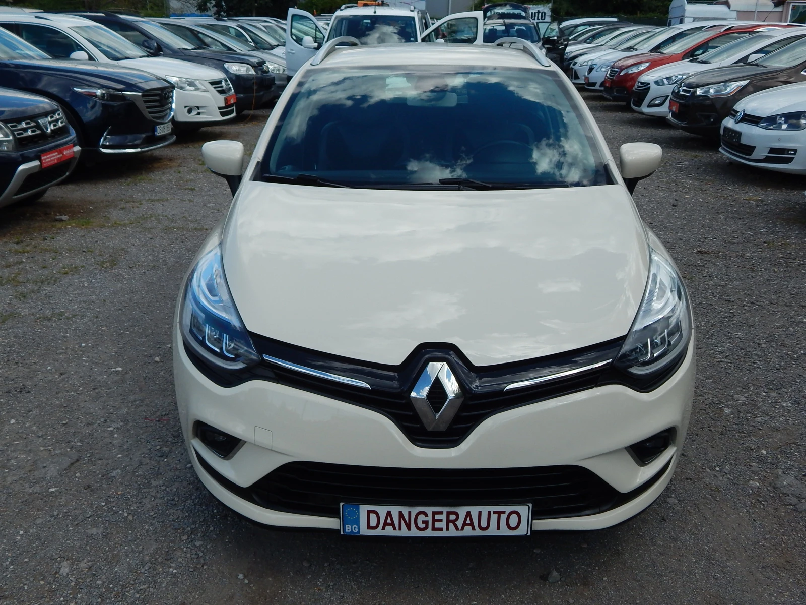 Renault Clio 1.5DCI* NAVI* LED* KAMERA* , снимка 2 - Автомобили и джипове - 54915754
