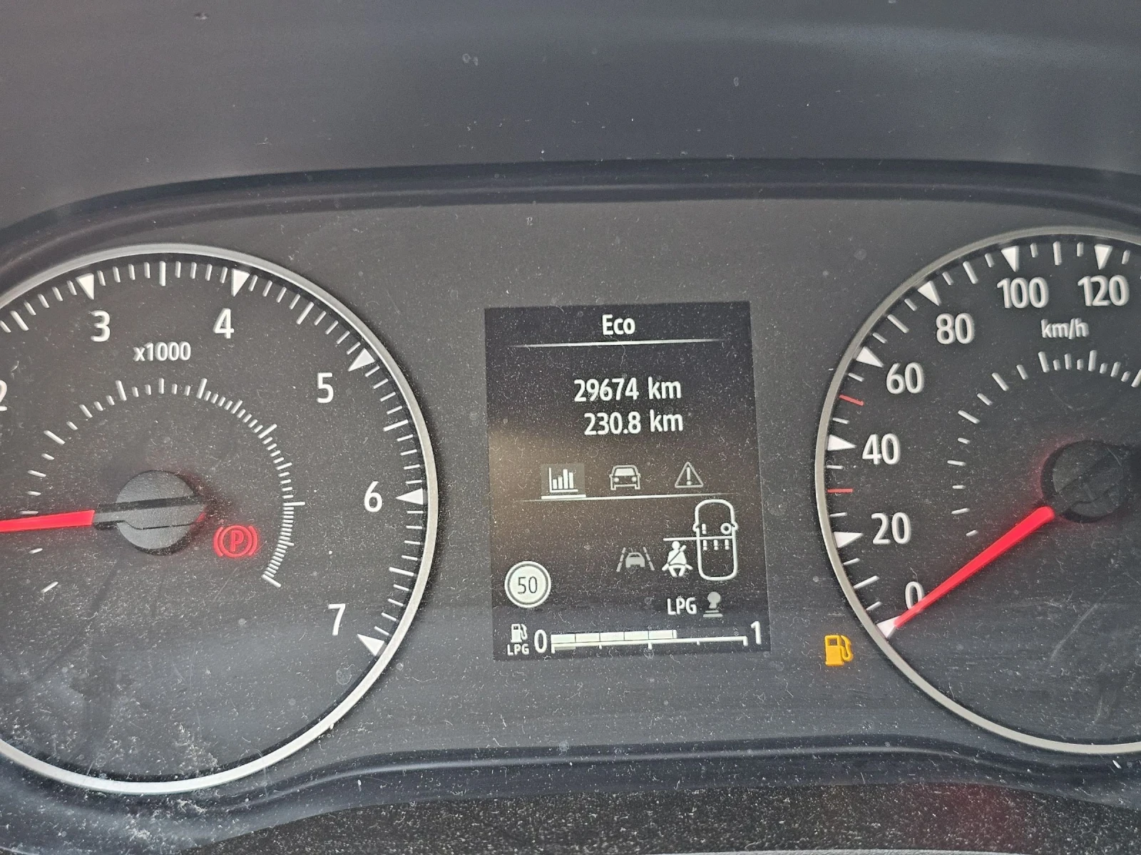 Dacia Logan Journey, снимка 9 - Автомобили и джипове - 55156914