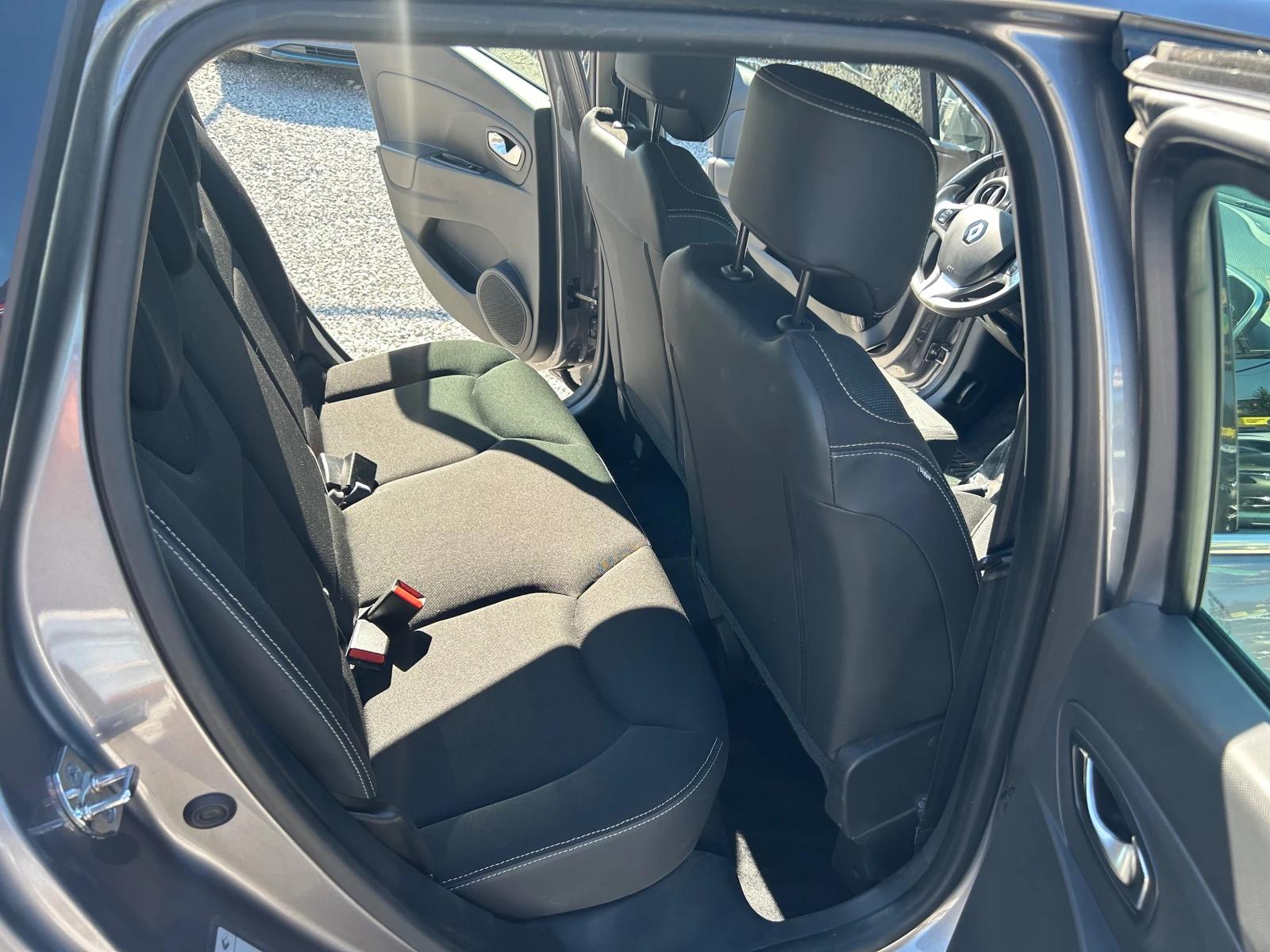 Renault Clio 1.5DCI EURO5B, снимка 12 - Автомобили и джипове - 55465381