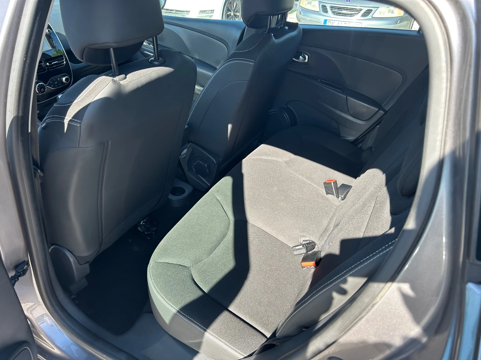 Renault Clio 1.5DCI EURO5B, снимка 13 - Автомобили и джипове - 55465381