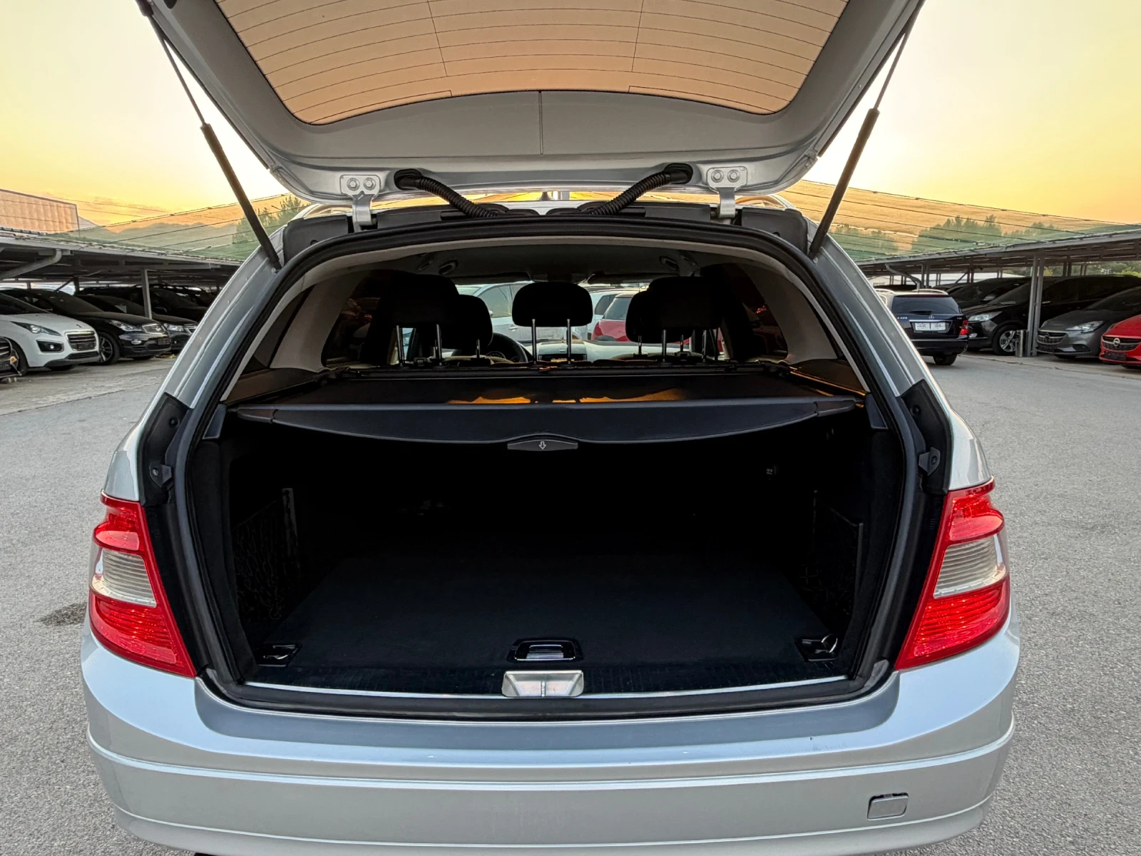 Mercedes-Benz C 220 2.2CDI АВТОМАТ ИТАЛИЯ, снимка 9 - Автомобили и джипове - 55618059