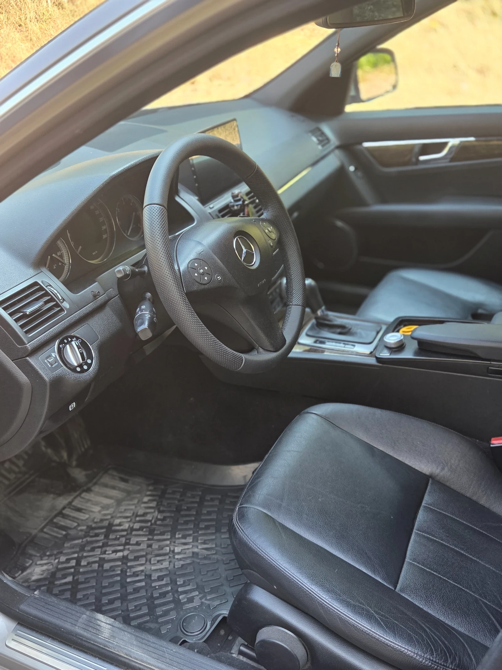 Mercedes-Benz C 220, снимка 9 - Автомобили и джипове - 56240306